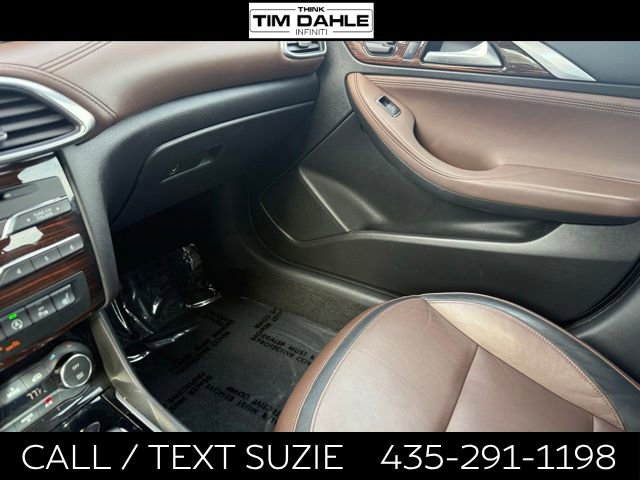 Used 2017 INFINITI QX30 Premium w/ Technology Package image 12