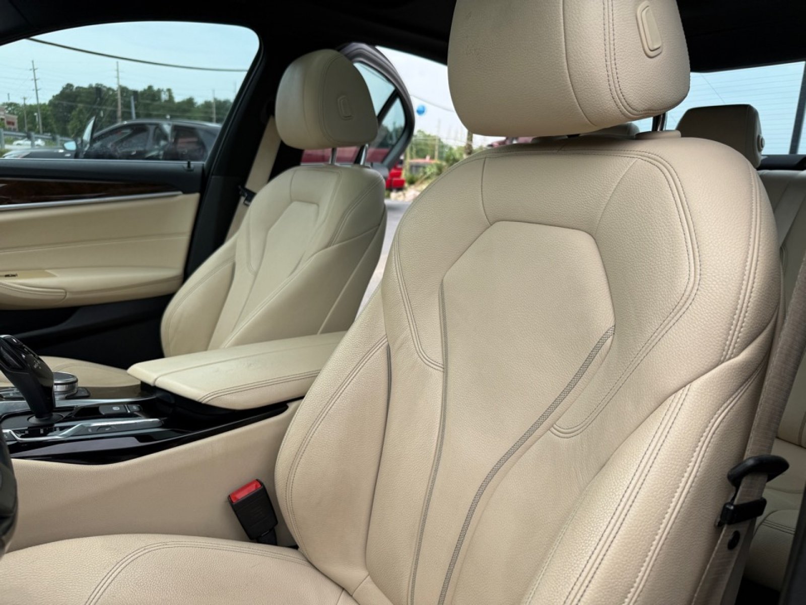 Used 2019 BMW 530e xDrive w/ Convenience Package AWD/4WD image 28