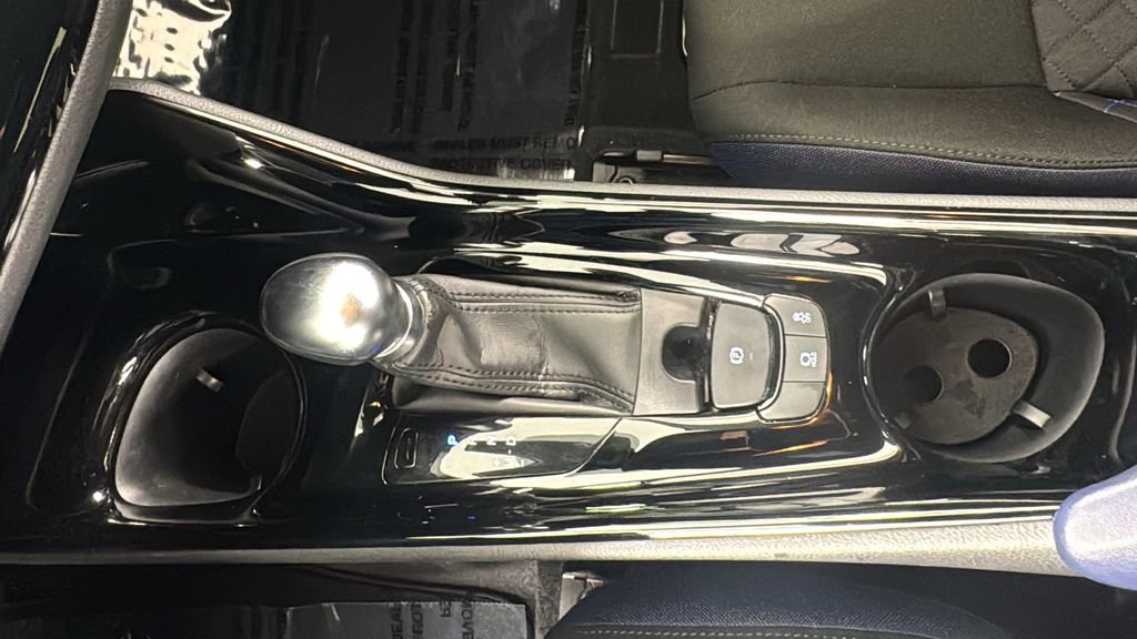 Used 2020 Toyota C-HR XLE image 28