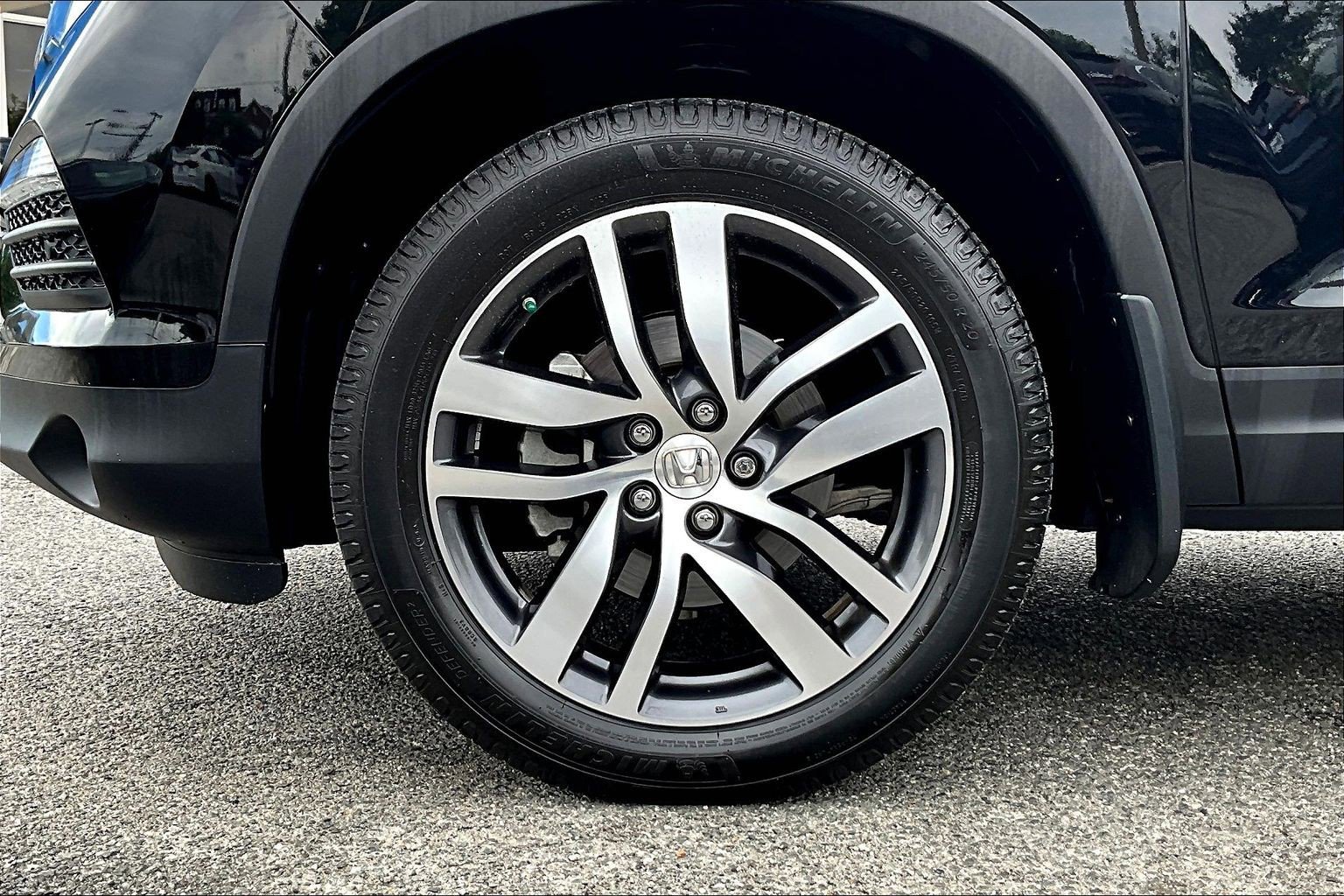 Used 2017 Honda Pilot Touring image 8