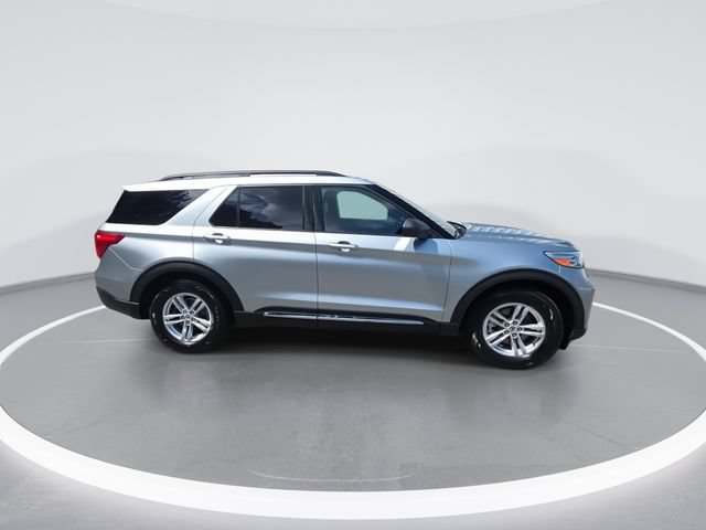 Used 2020 Ford Explorer XLT w/ Equipment Group 202A RWD image 9
