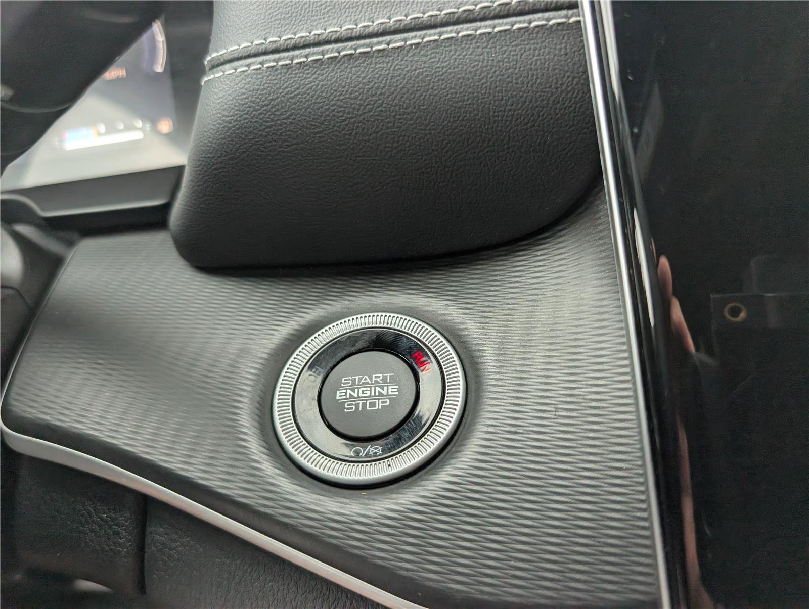 Used 2023 Jeep Grand Cherokee Altitude AWD/4WD image 29