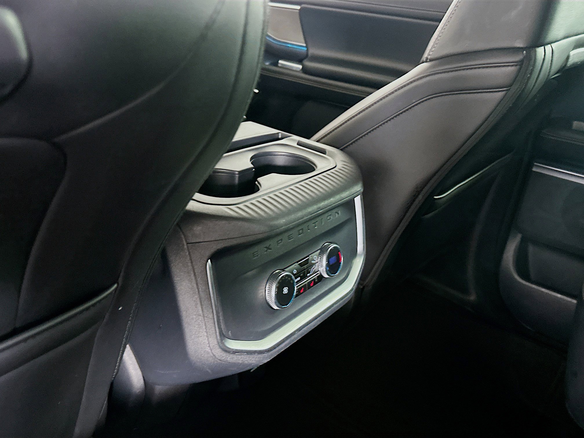 Used 2025 Ford Expedition Platinum image 28