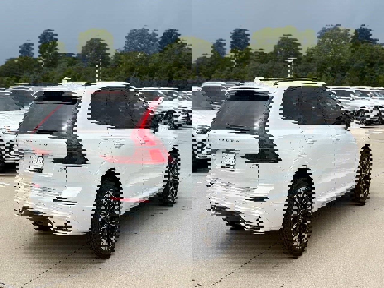 New 2026 Volvo XC60 B5 Plus w/ Protection Package Premier image 5