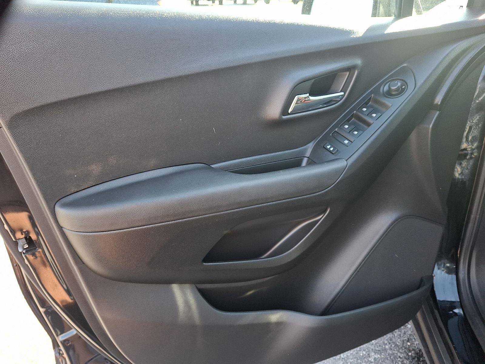 Used 2019 Chevrolet Trax LS w/ Tint and Cruise Package image 13