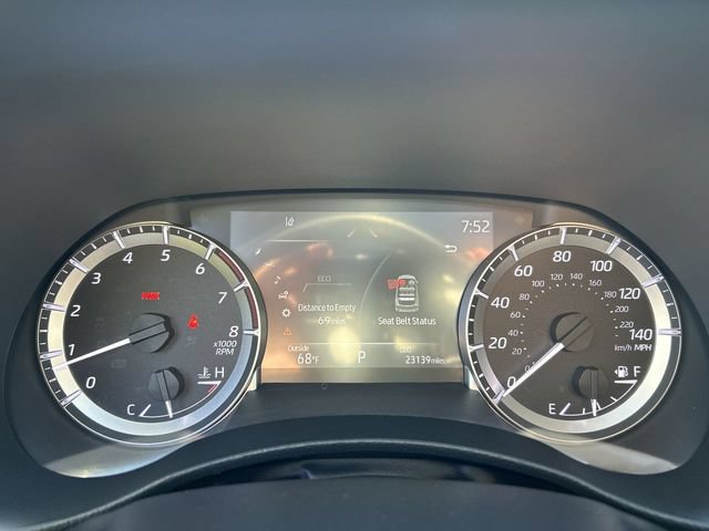 Used 2023 Toyota Highlander XLE AWD/4WD image 19