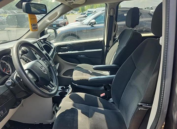 Used 2019 Dodge Grand Caravan SE image 6