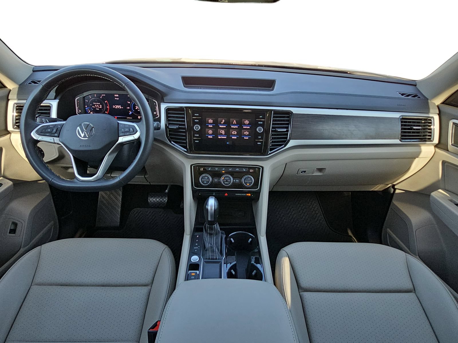 Used 2023 Volkswagen Atlas SE w/ Panoramic Sunroof Package FWD image 9