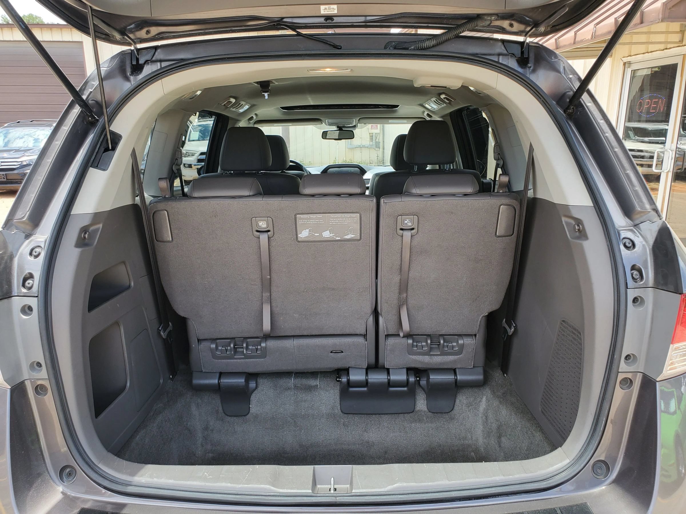 Used 2017 Honda Odyssey EX-L image 37