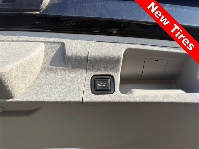 Used 2022 GMC Acadia SLT w/ Preferred Package image 18