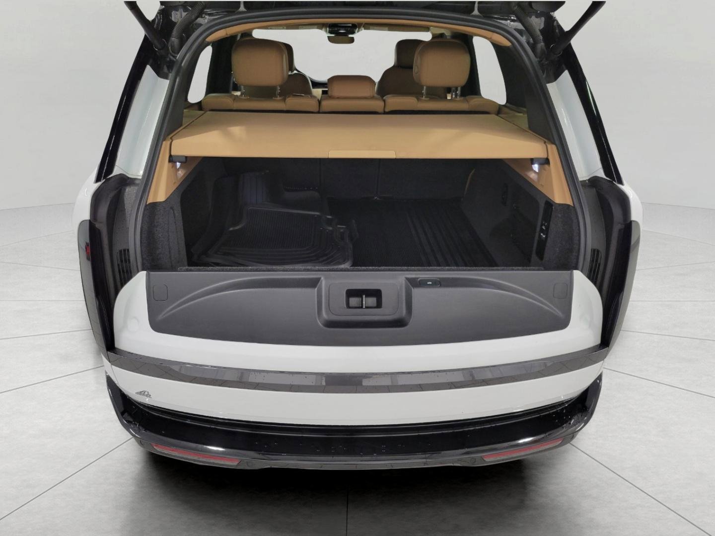 Used 2024 Land Rover Range Rover SE image 15