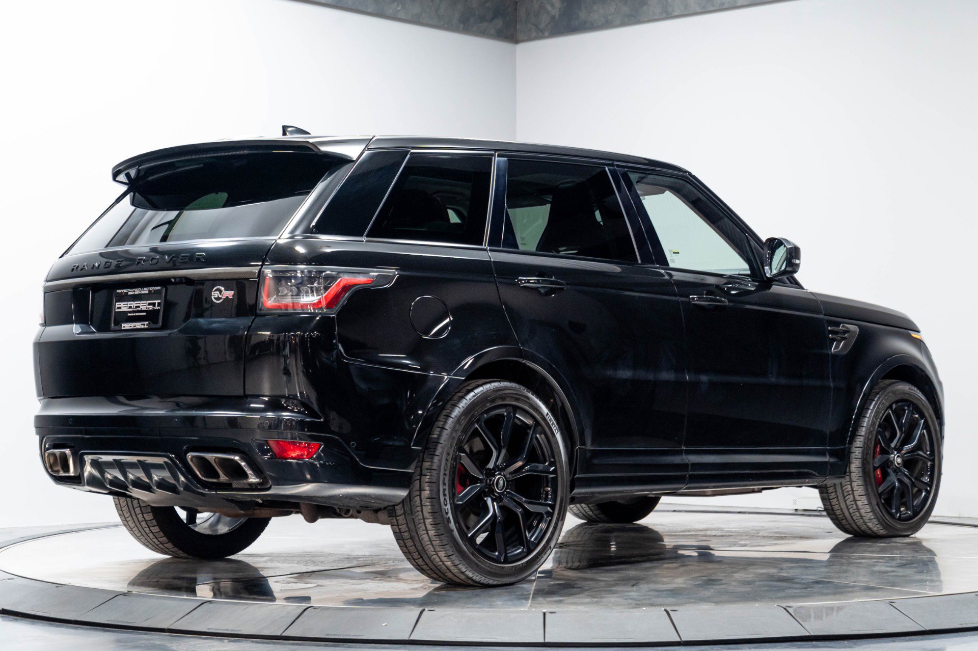 Used 2019 Land Rover Range Rover Sport SVR AWD/4WD image 17