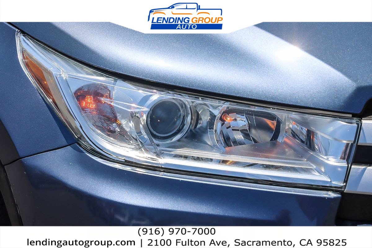 Used 2019 Toyota Highlander XLE w/ Carpet Mat Package (TMS) image 7