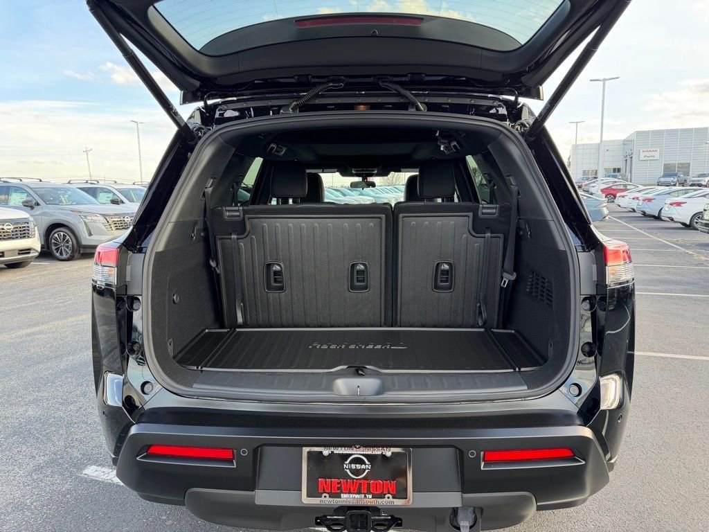 New 2026 Nissan Pathfinder Rock Creek AWD/4WD image 15