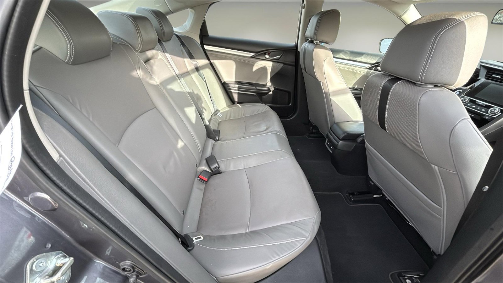 Used 2017 Honda Civic Touring image 11