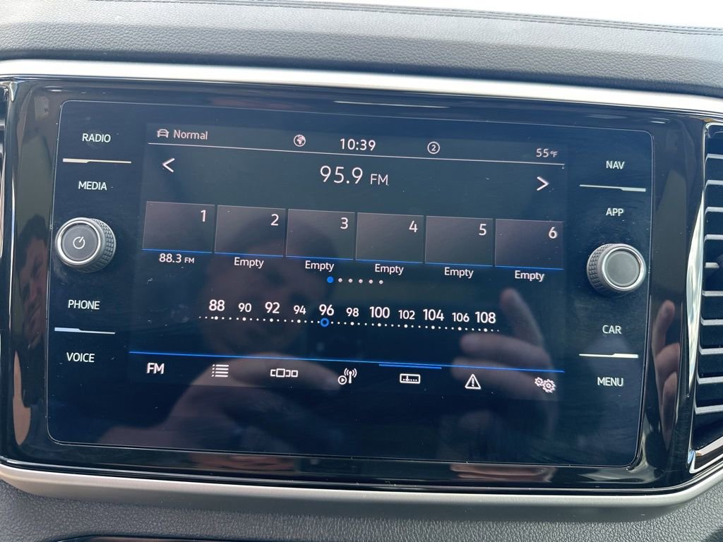 Used 2023 Volkswagen Atlas SEL AWD/4WD image 24