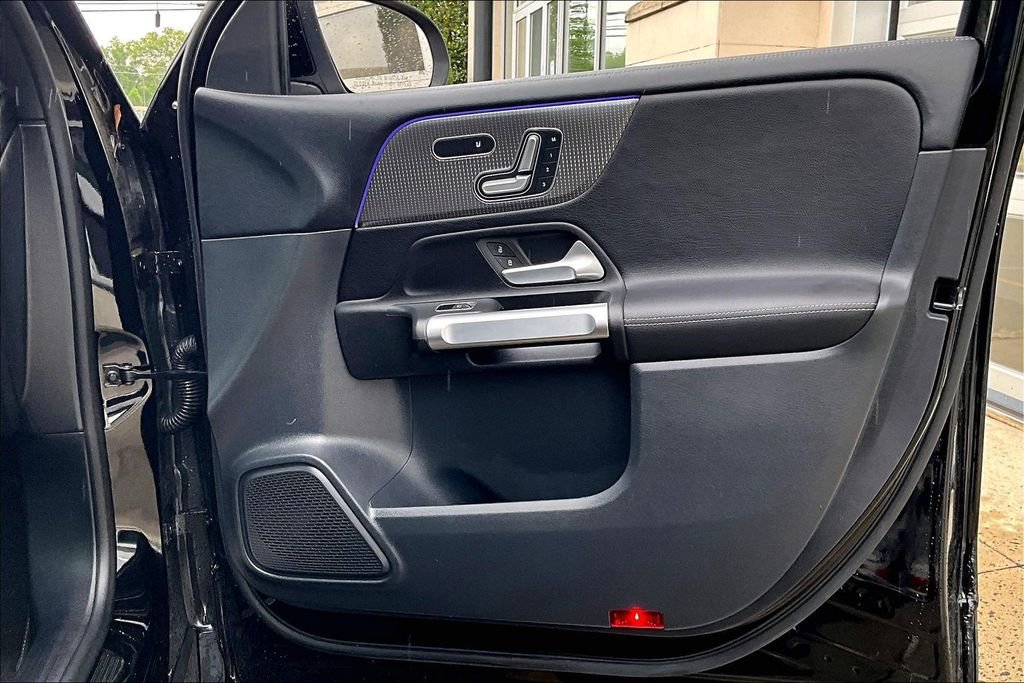 Certified 2022 Mercedes-Benz GLB 250 4MATIC image 19