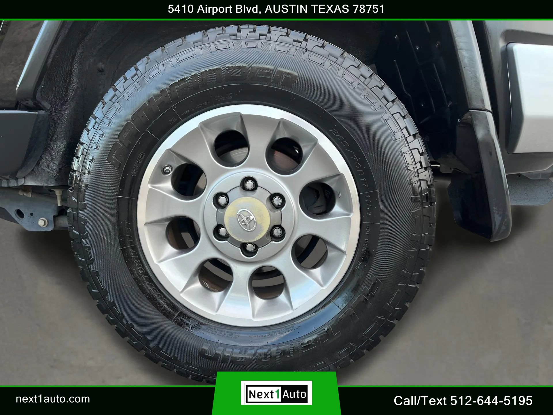 Used 2012 Toyota FJ Cruiser 2WD w/ Upgrade Pkg image 38