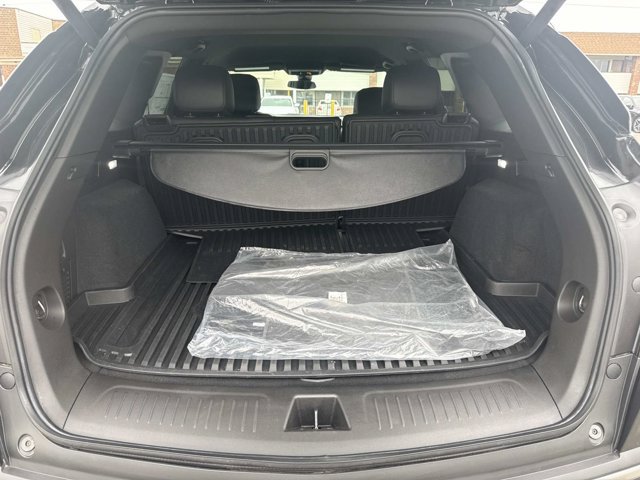 Certified 2024 Cadillac XT5 Luxury w/ LPO, Floor Liner Package AWD/4WD image 25