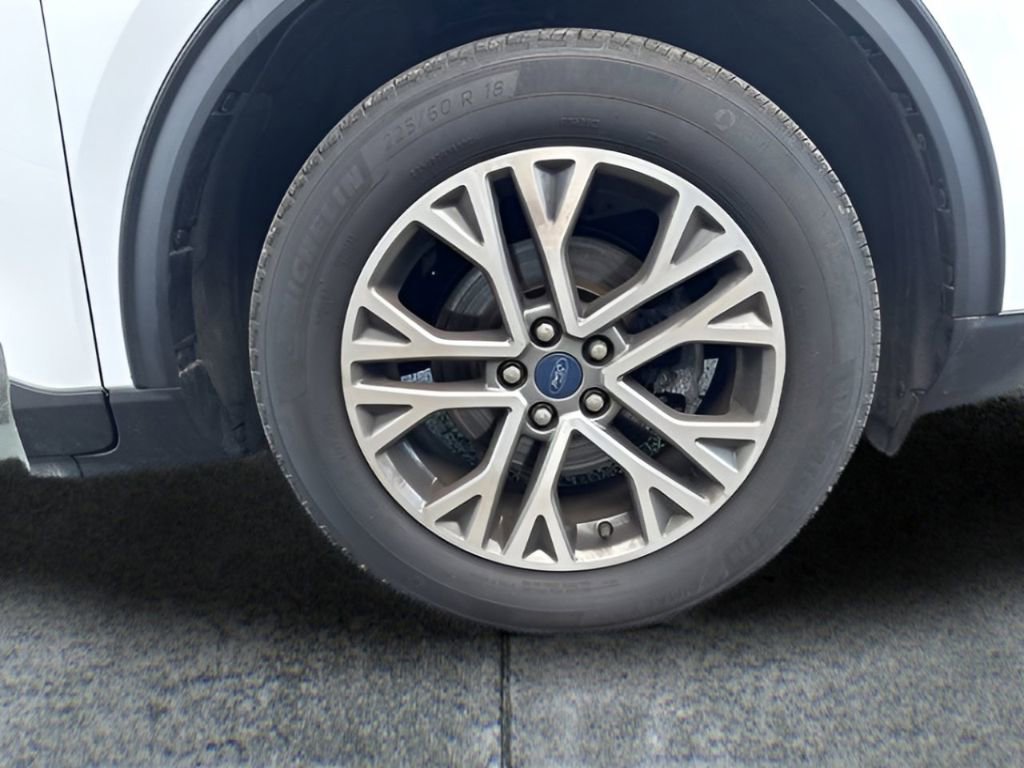 Used 2022 Ford Escape SEL image 9