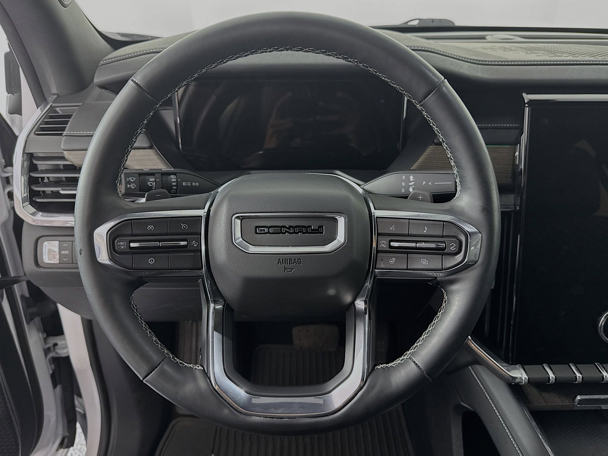 Used 2024 GMC Acadia Denali image 11