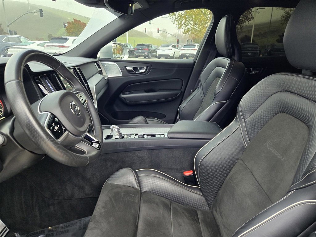 Used 2018 Volvo XC60 T8 R-Design w/ Convenience Package image 26