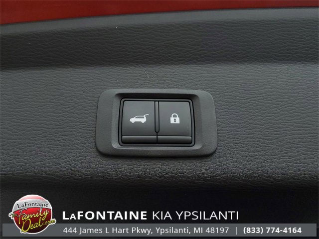 Used 2024 Mitsubishi Outlander SE Black Edition image 11