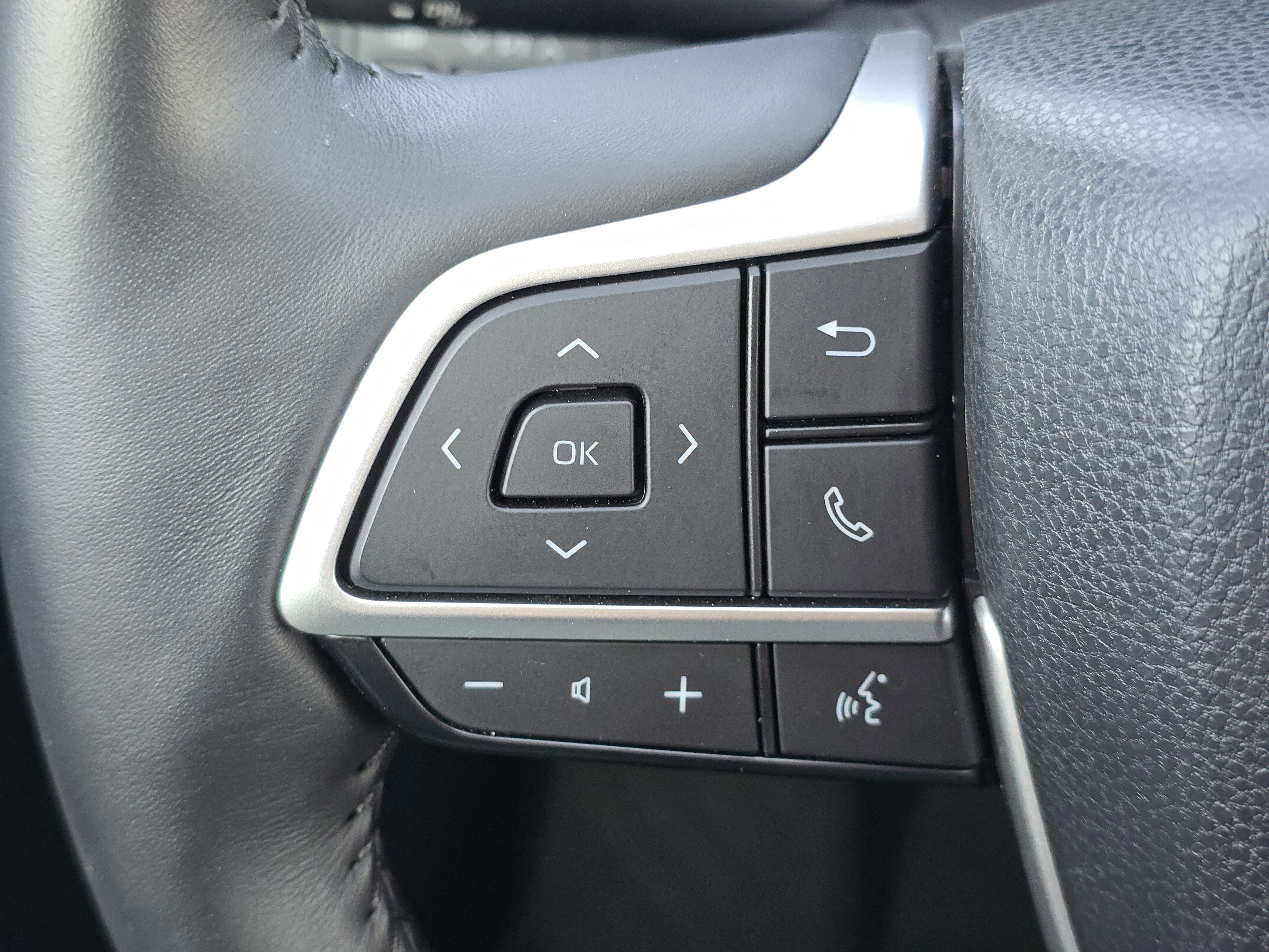 Used 2025 Toyota Grand Highlander XLE image 19