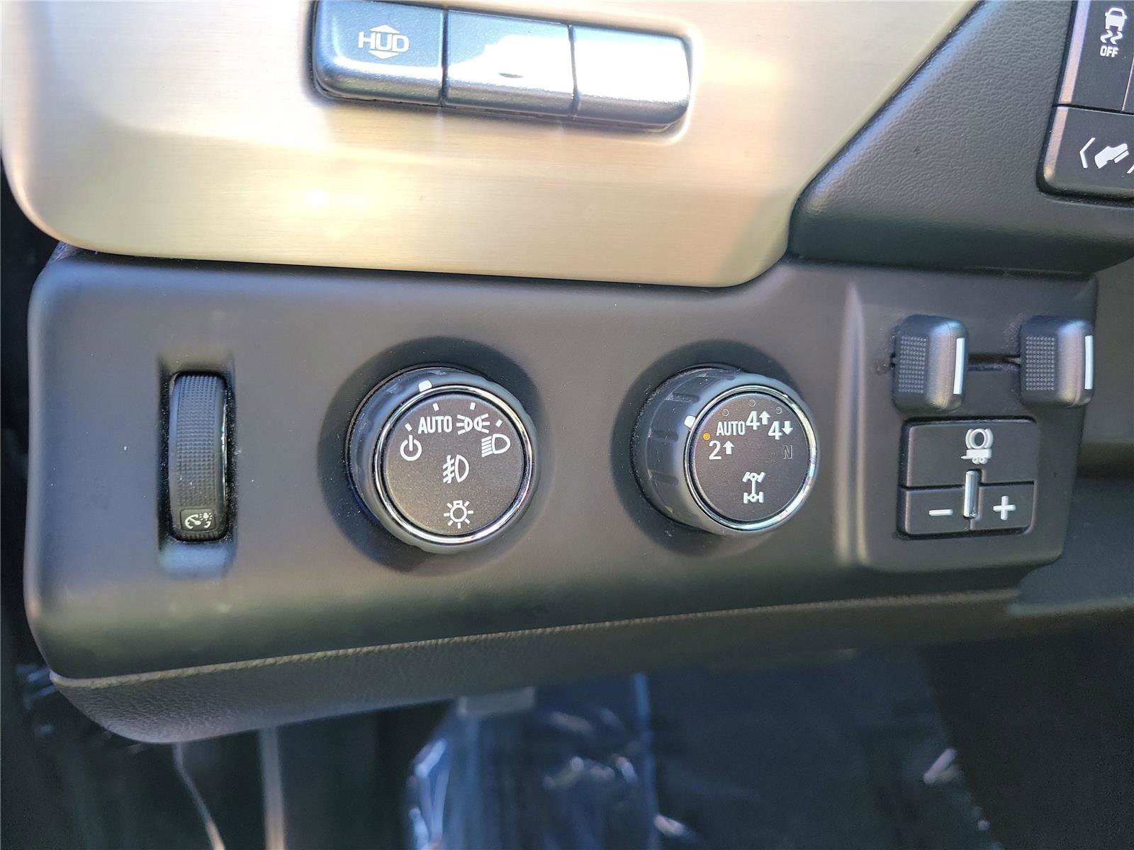 Used 2018 GMC Yukon XL Denali w/ Open Road Package image 25