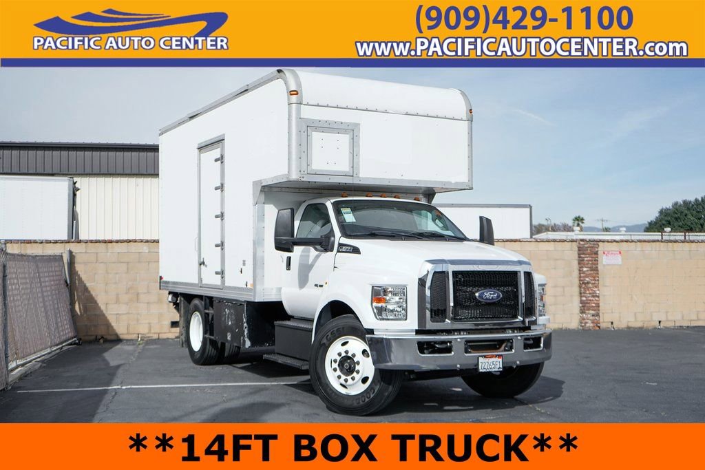 Used 2016 Ford F650 2WD Regular Cab Super Duty image 1