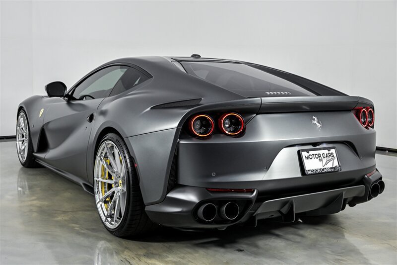 Used 2020 Ferrari 812 Superfast RWD image 7