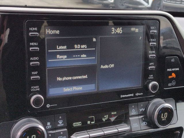 Used 2022 Toyota Highlander LE image 25