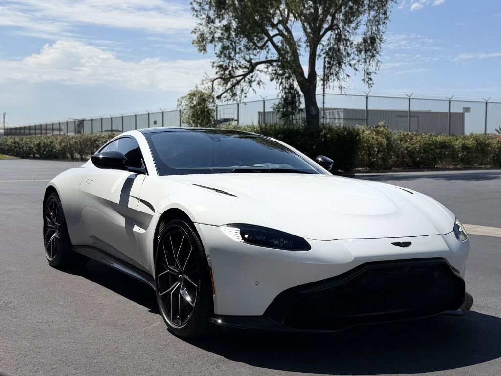 Used 2022 Aston Martin V8 Vantage Coupe RWD image 11