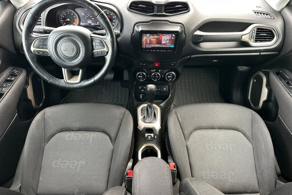 Used 2017 Jeep Renegade Latitude image 9
