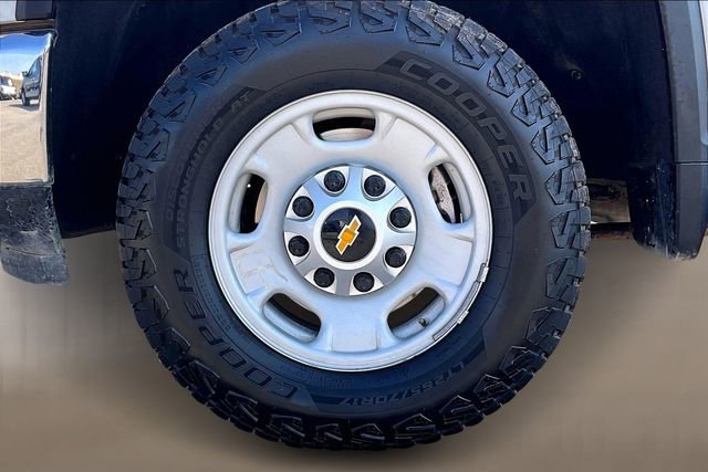 Used 2024 Chevrolet Silverado 2500 LT w/ Convenience Package image 7