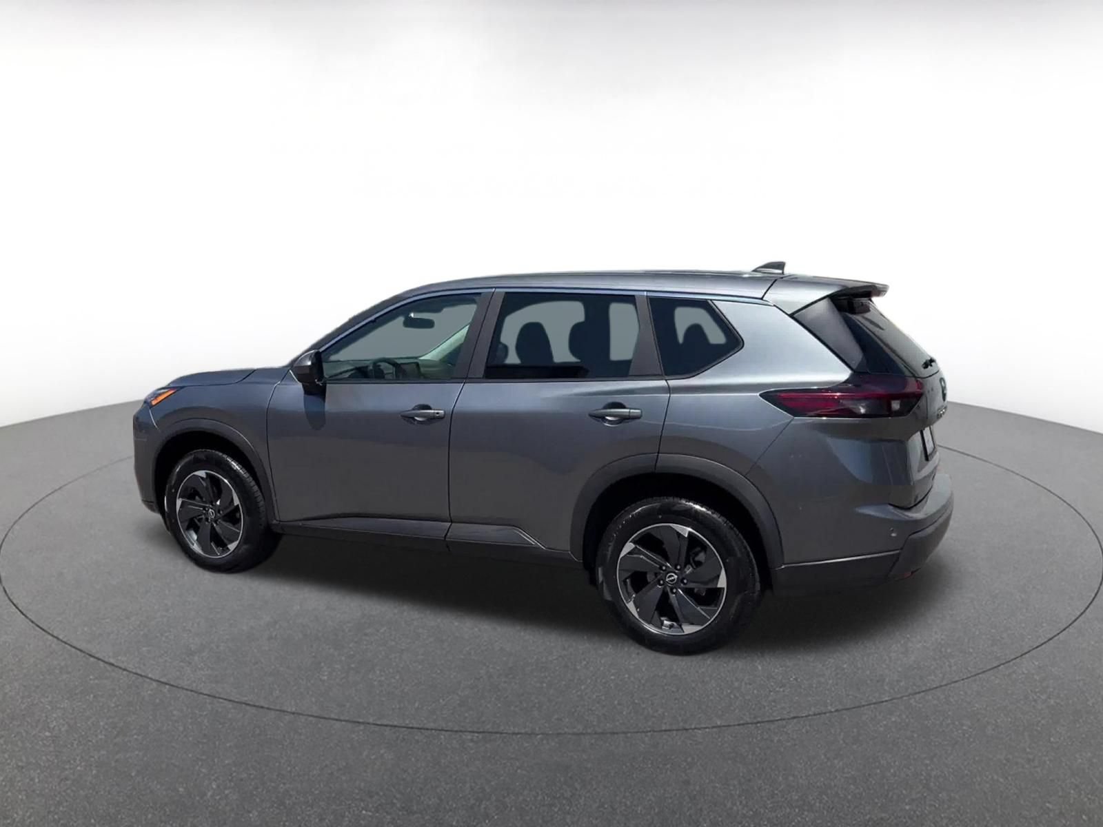 Used 2025 Nissan Rogue SV FWD image 10