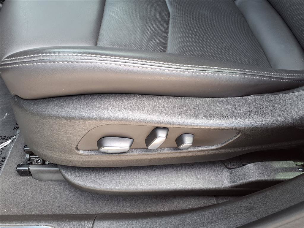 Certified 2024 Cadillac XT5 Premium Luxury FWD image 21