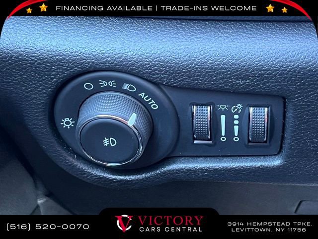 Used 2024 Chrysler Pacifica Select image 29