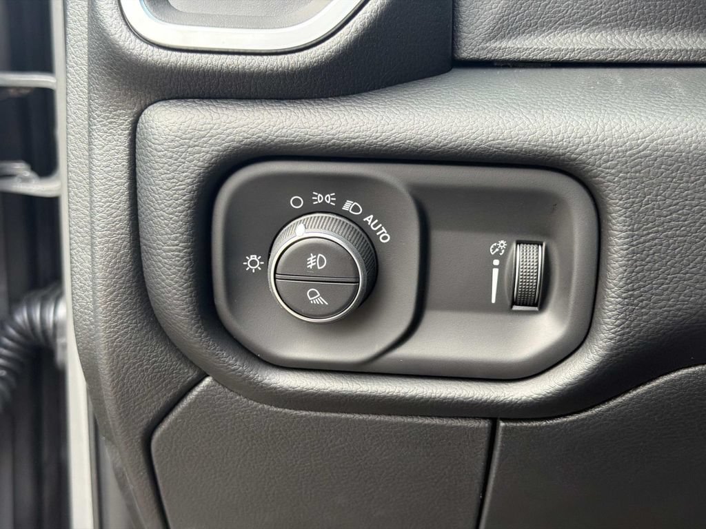 New 2026 RAM 2500 Big Horn AWD/4WD image 15