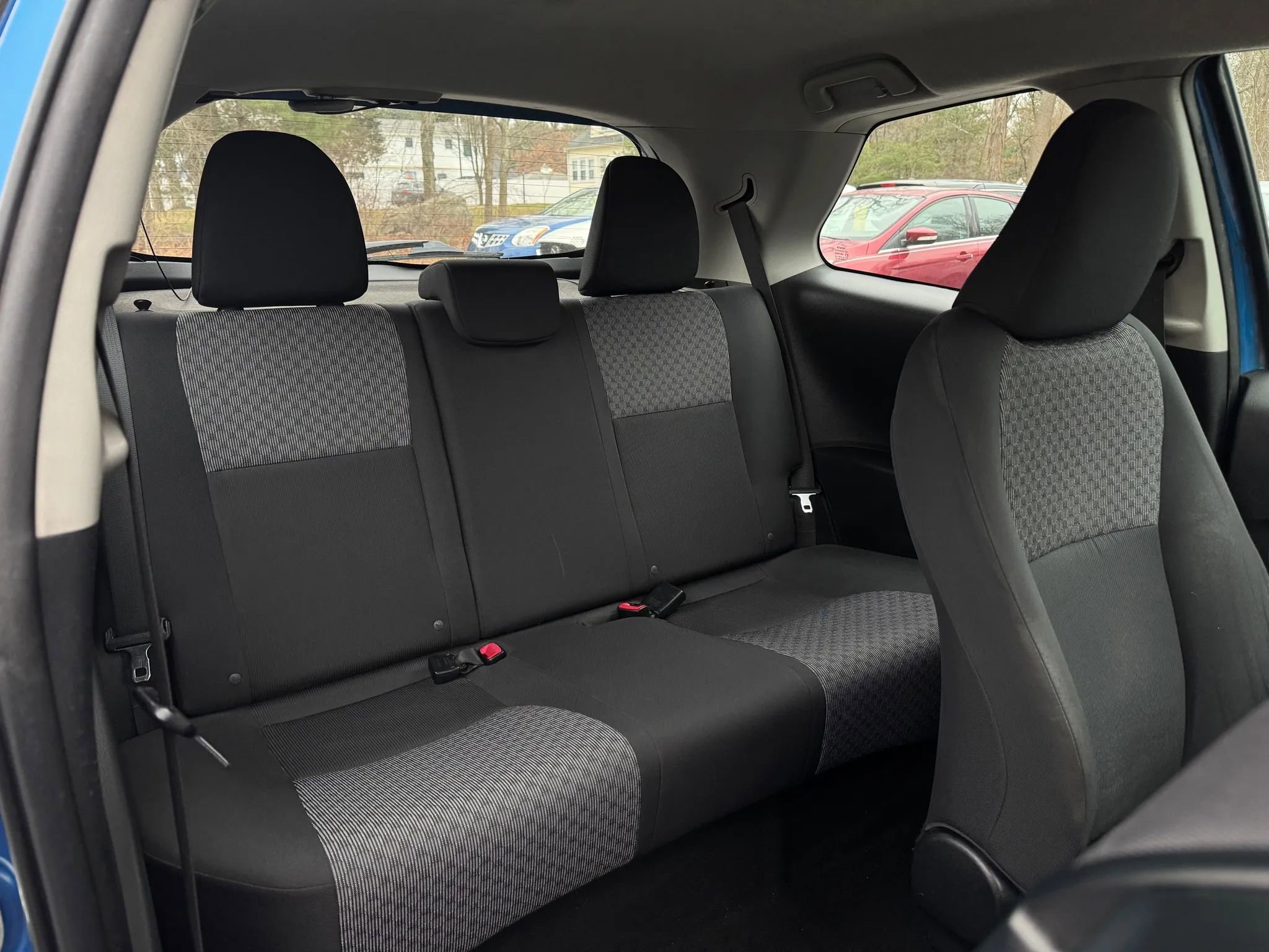 Used 2015 Toyota Yaris L image 15