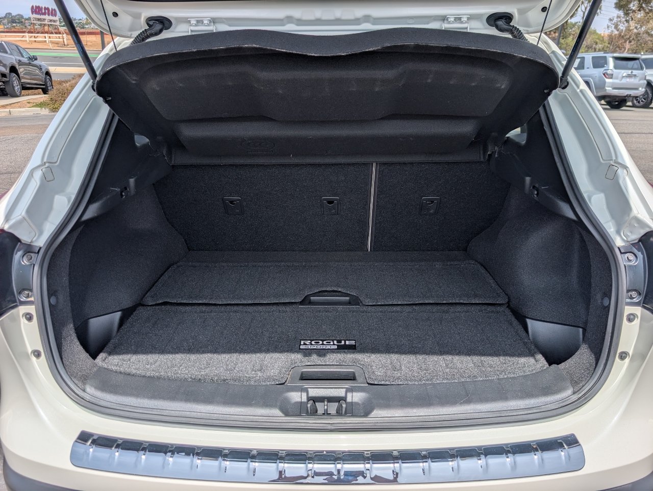 Used 2019 Nissan Rogue Sport SV FWD image 9