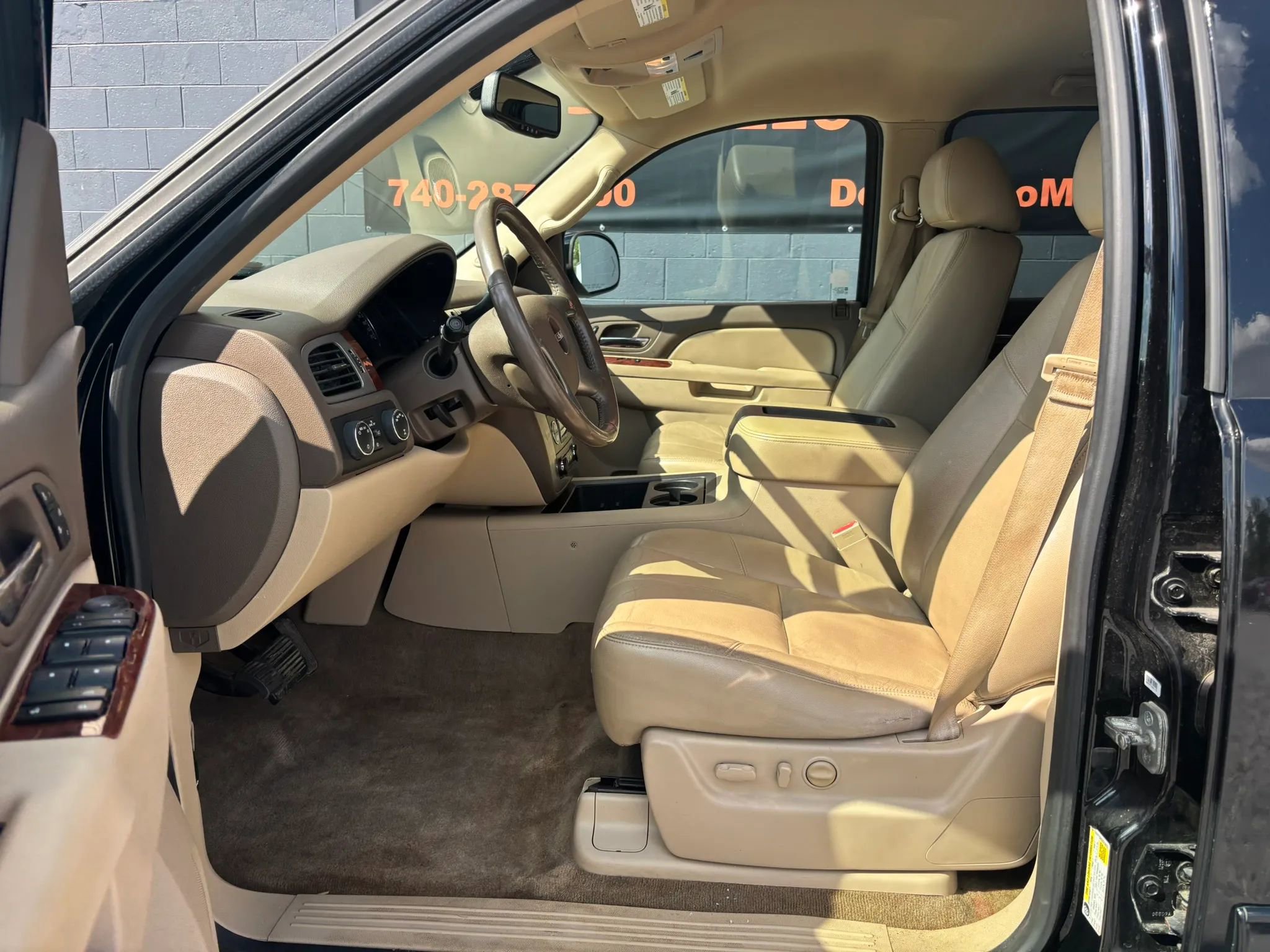 Used 2013 GMC Yukon SLT w/ SLT-2 Equipment Package AWD/4WD image 21