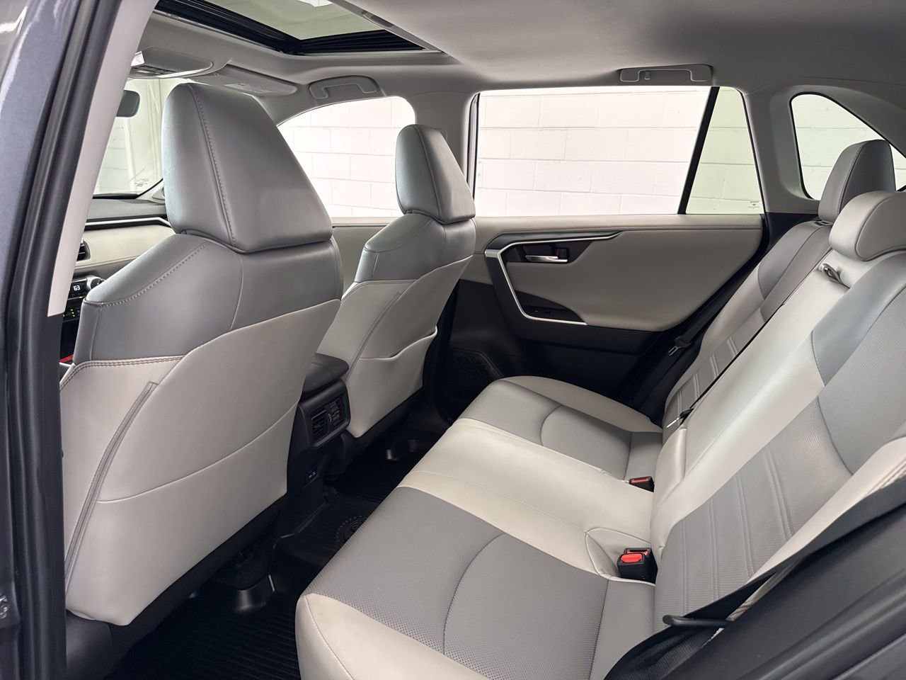 Used 2022 Toyota RAV4 Limited w/ Limited Grade Weather Package AWD/4WD image 42