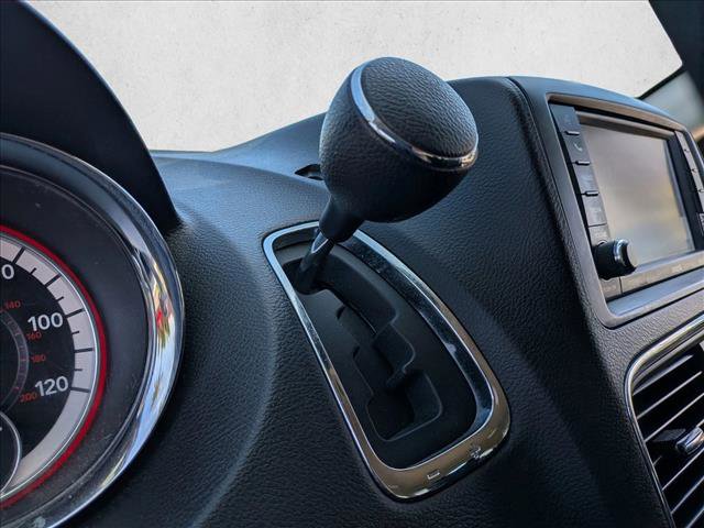 Used 2018 Dodge Grand Caravan SE w/ UConnect Hands-Free Group image 16