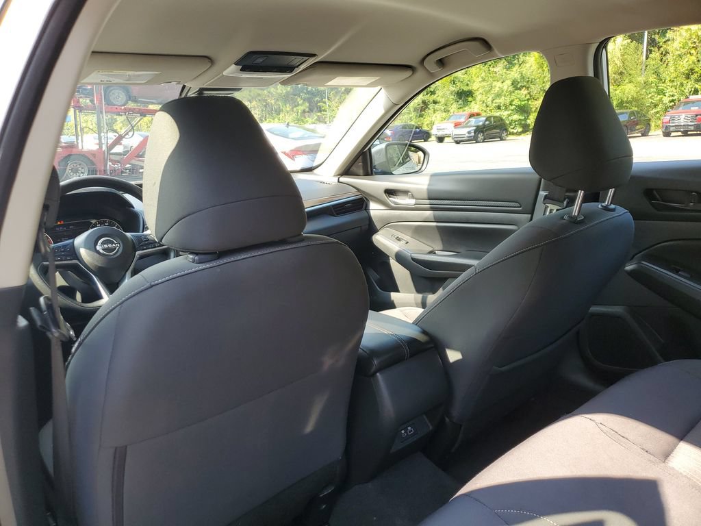 Used 2025 Nissan Altima 2.5 SV AWD/4WD image 13