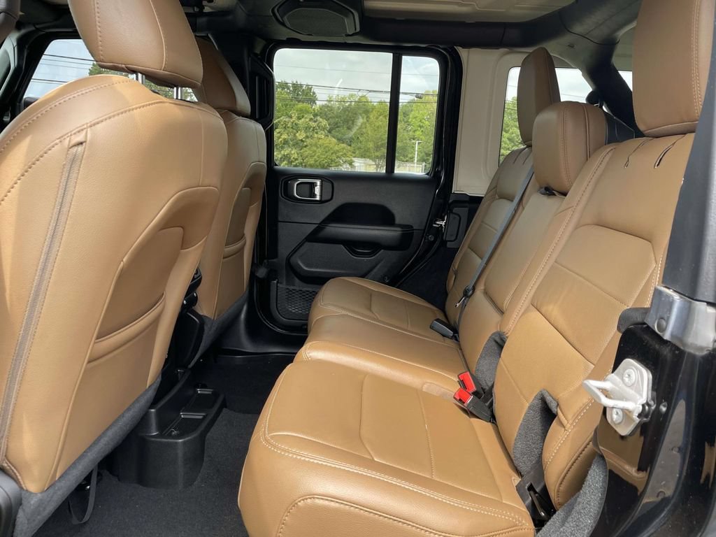 Used 2022 Jeep Wrangler Unlimited Sahara w/ Cold Weather Group AWD/4WD image 11