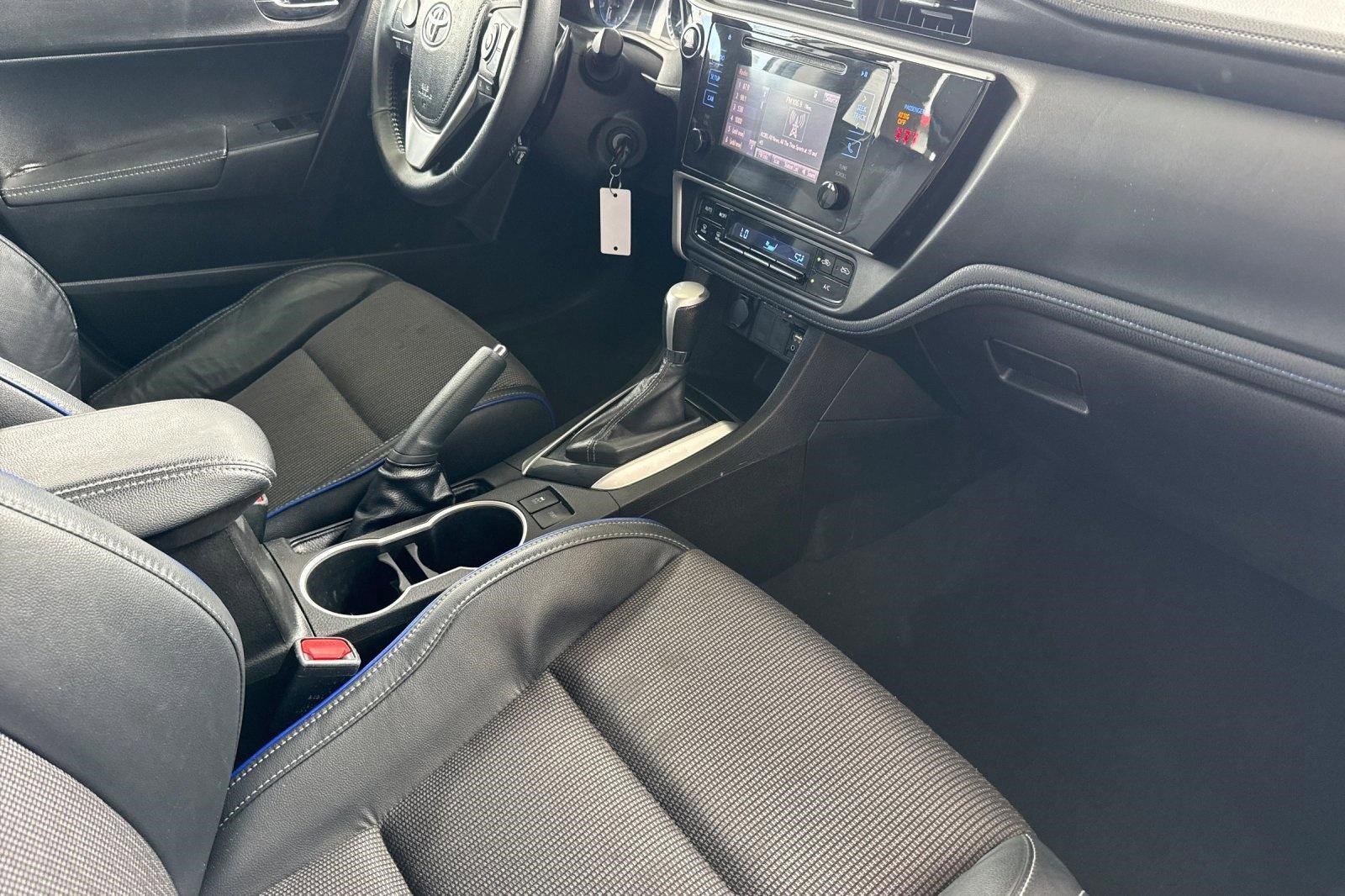 Used 2019 Toyota Corolla SE w/ Carpet Mat Package (TMS) FWD image 30