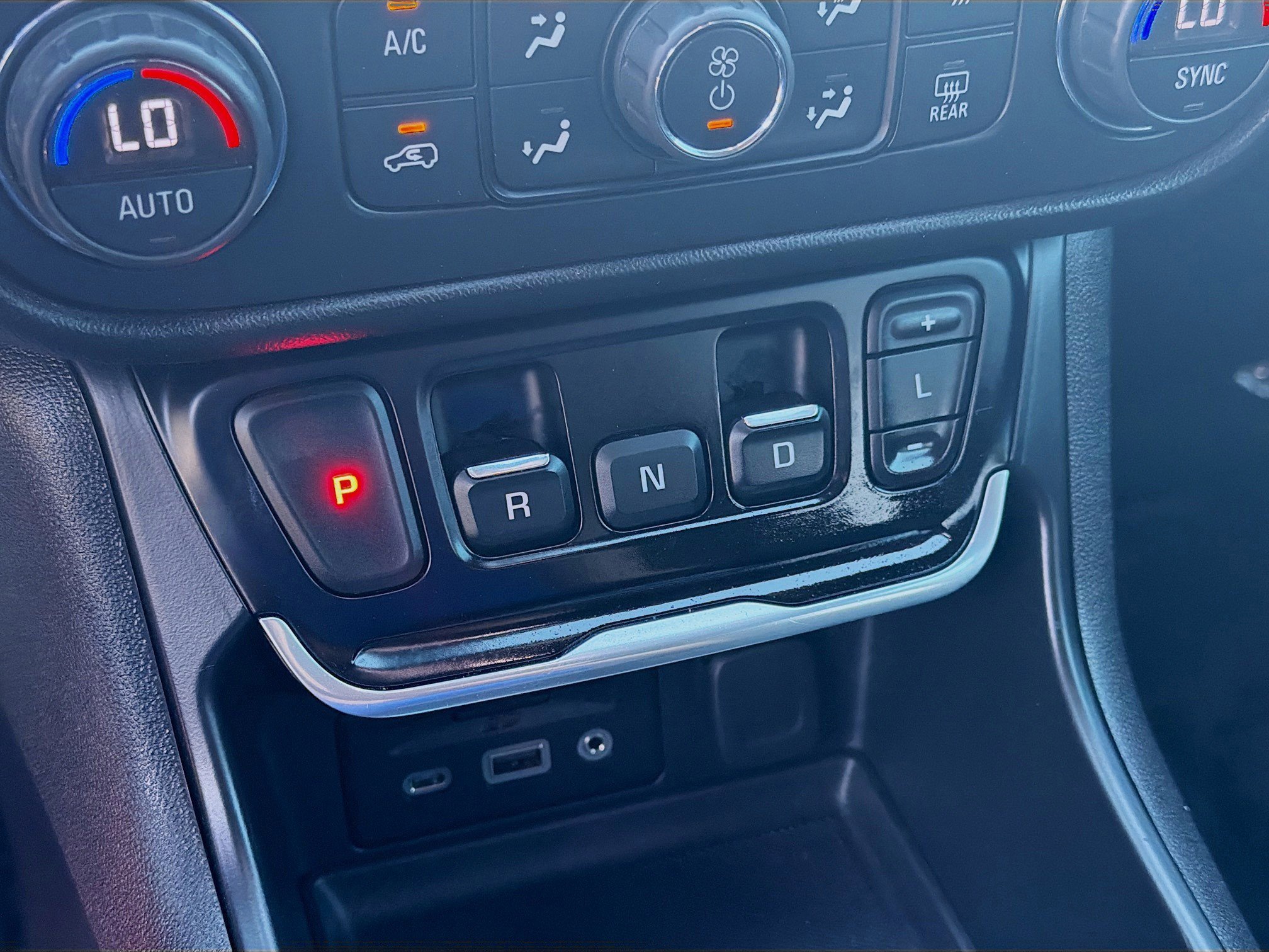 Used 2020 GMC Terrain Denali w/ Denali Premium Package image 15