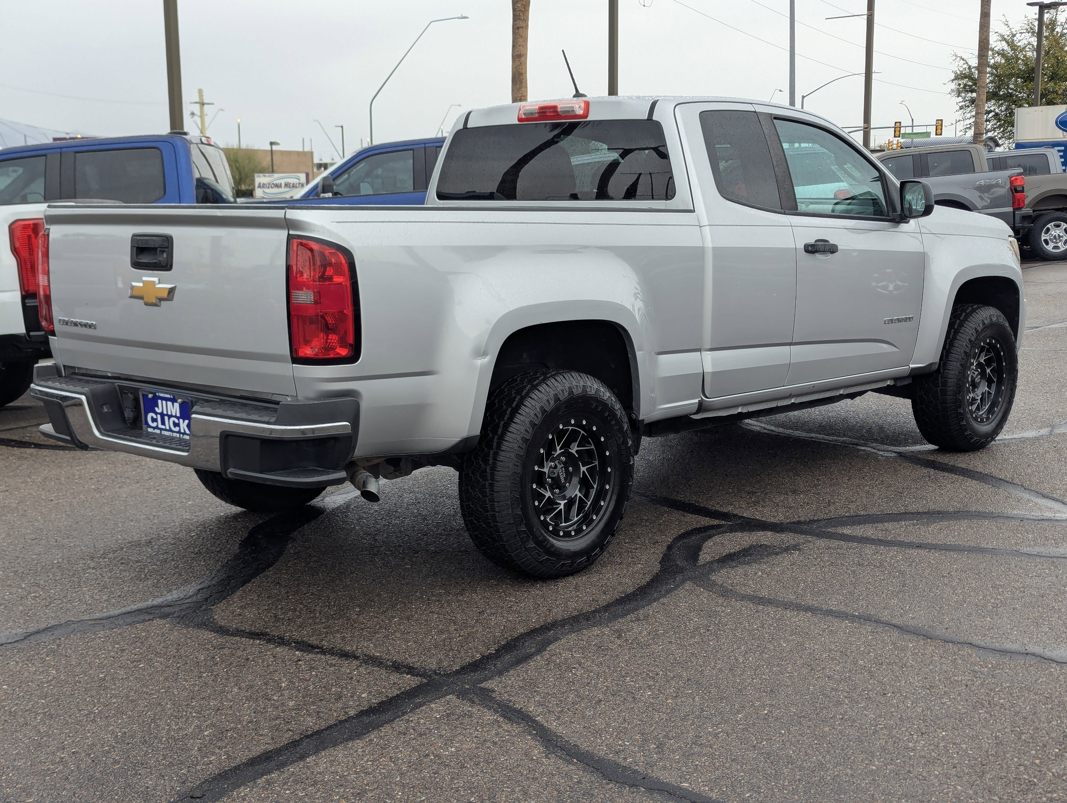 Used 2017 Chevrolet Colorado W/T image 2