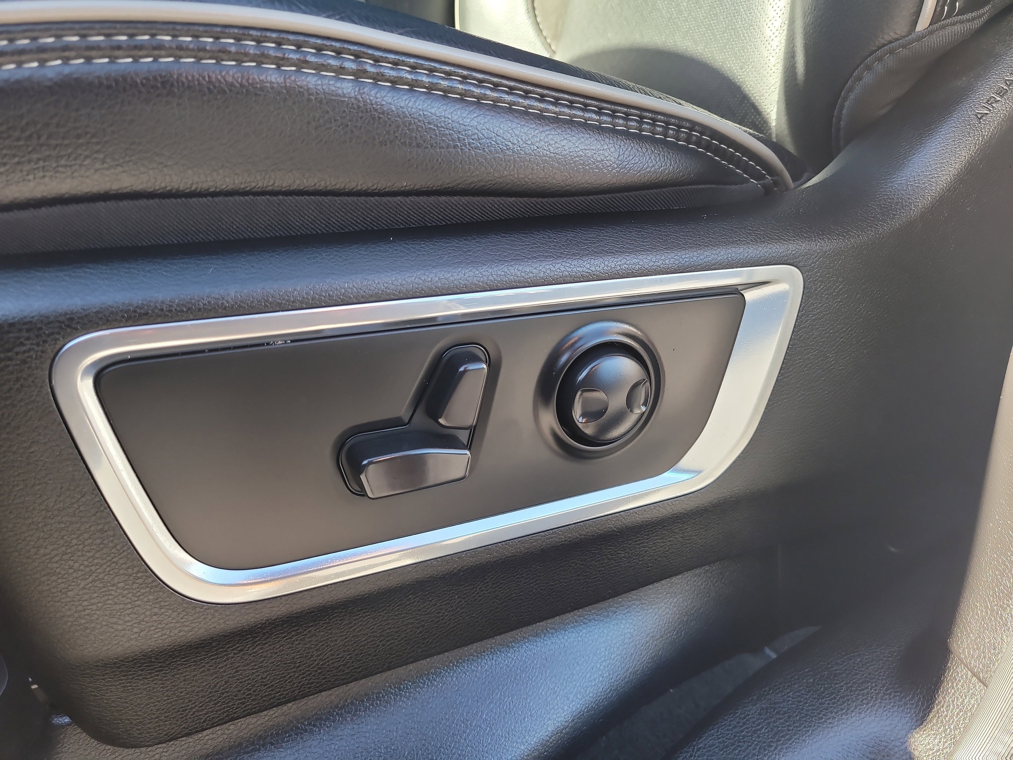 Used 2024 RAM 1500 Laramie image 19